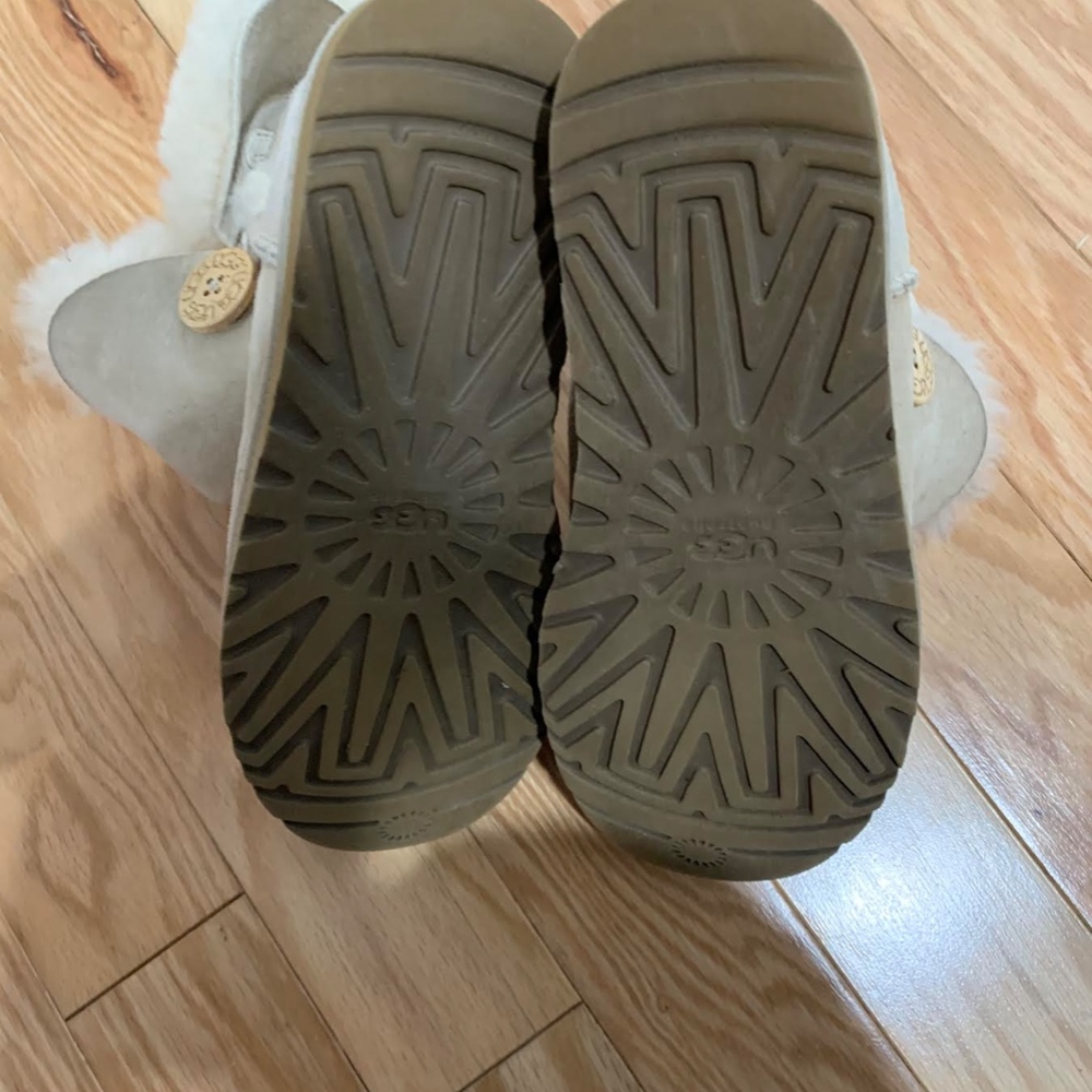 Ugg Australia Bailey Button Sand 6 - image 6